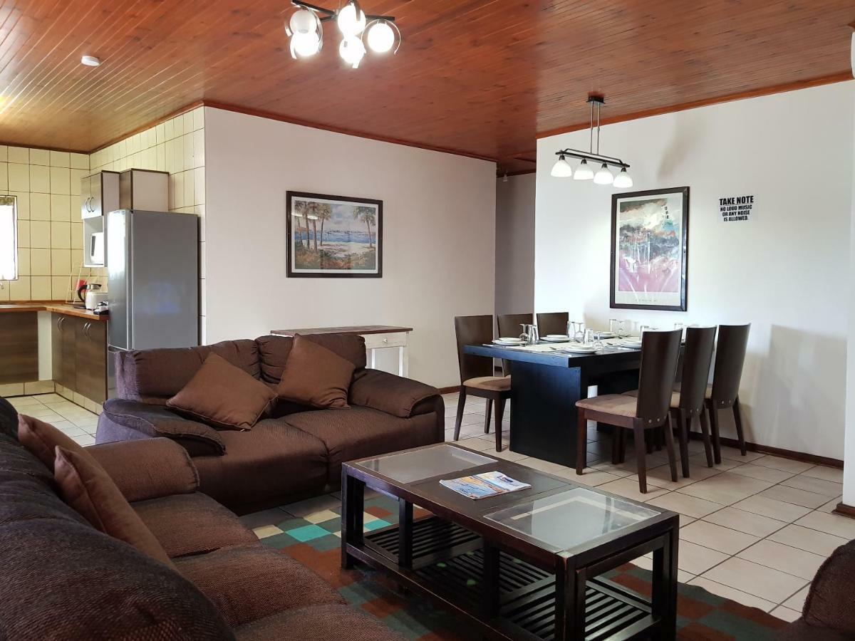 Port Edward Holiday Resort 外观 照片