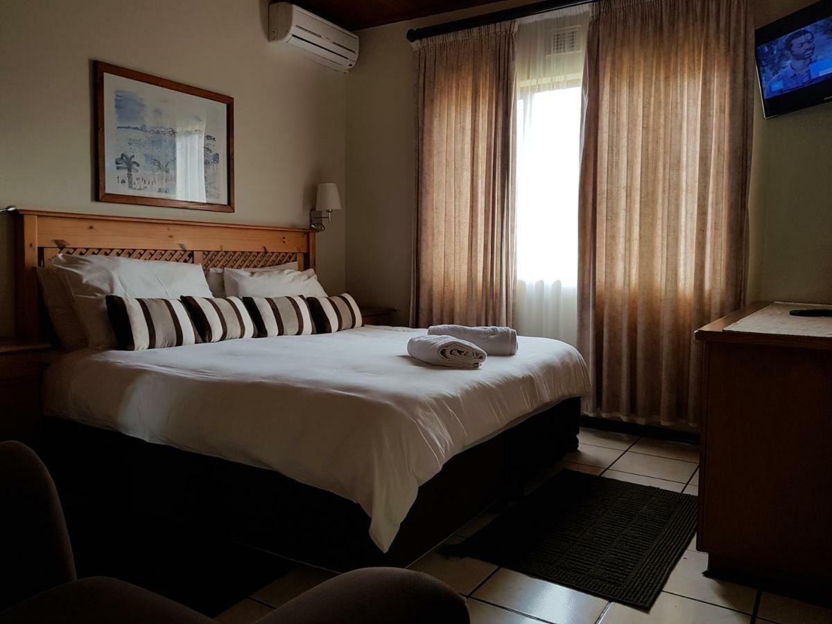 Port Edward Holiday Resort 外观 照片