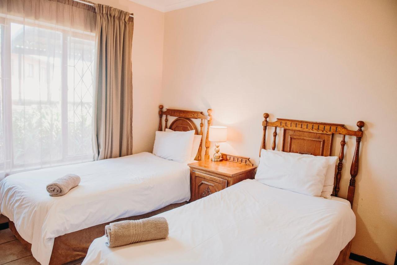 Port Edward Holiday Resort 外观 照片