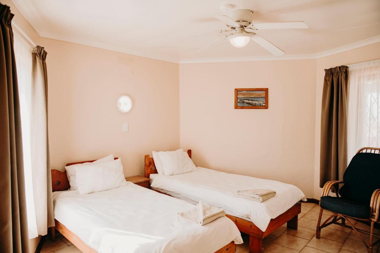 Port Edward Holiday Resort 外观 照片