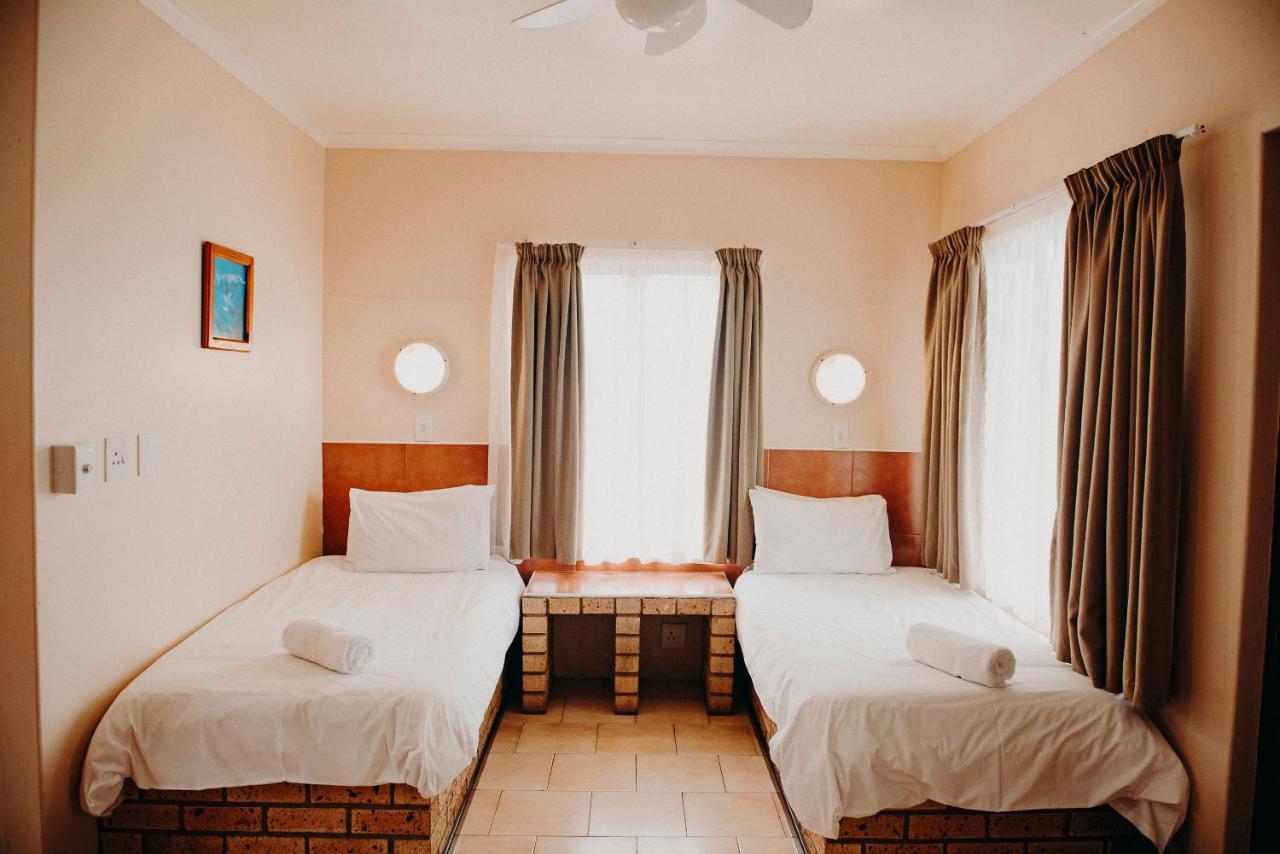 Port Edward Holiday Resort 外观 照片