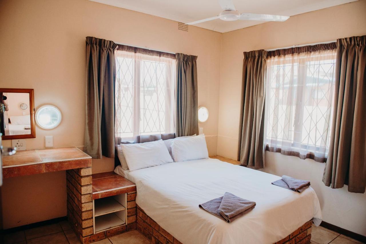 Port Edward Holiday Resort 外观 照片