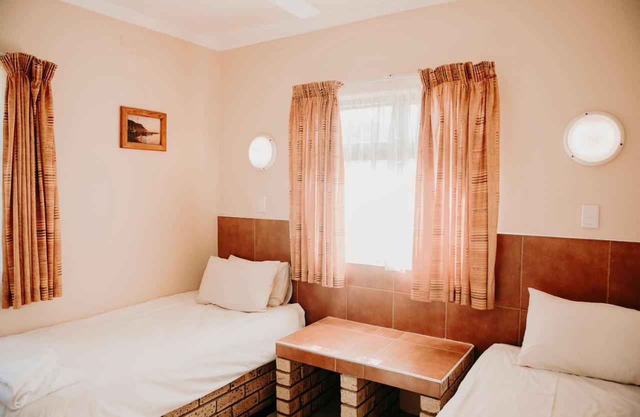 Port Edward Holiday Resort 外观 照片